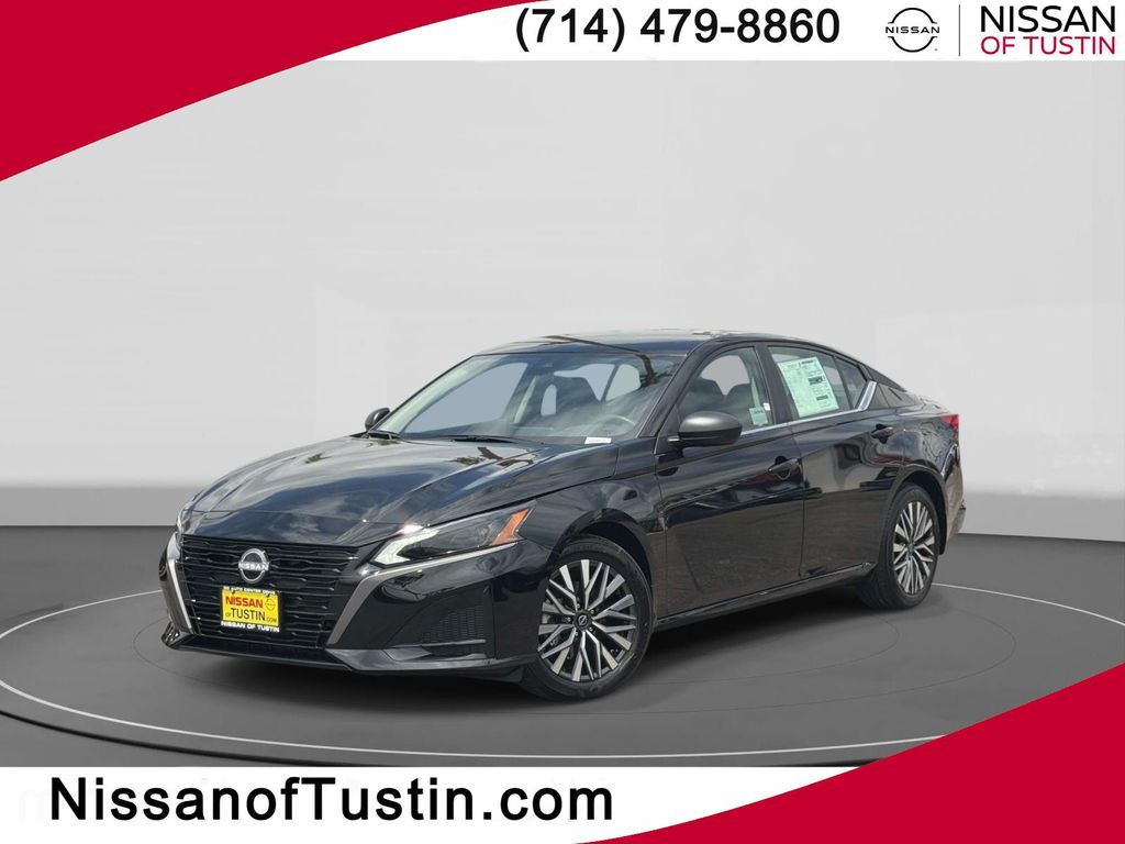 Super Black 2026 Nissan Altima Sedan Front-Wheel Drive Continuously Variable Transmission