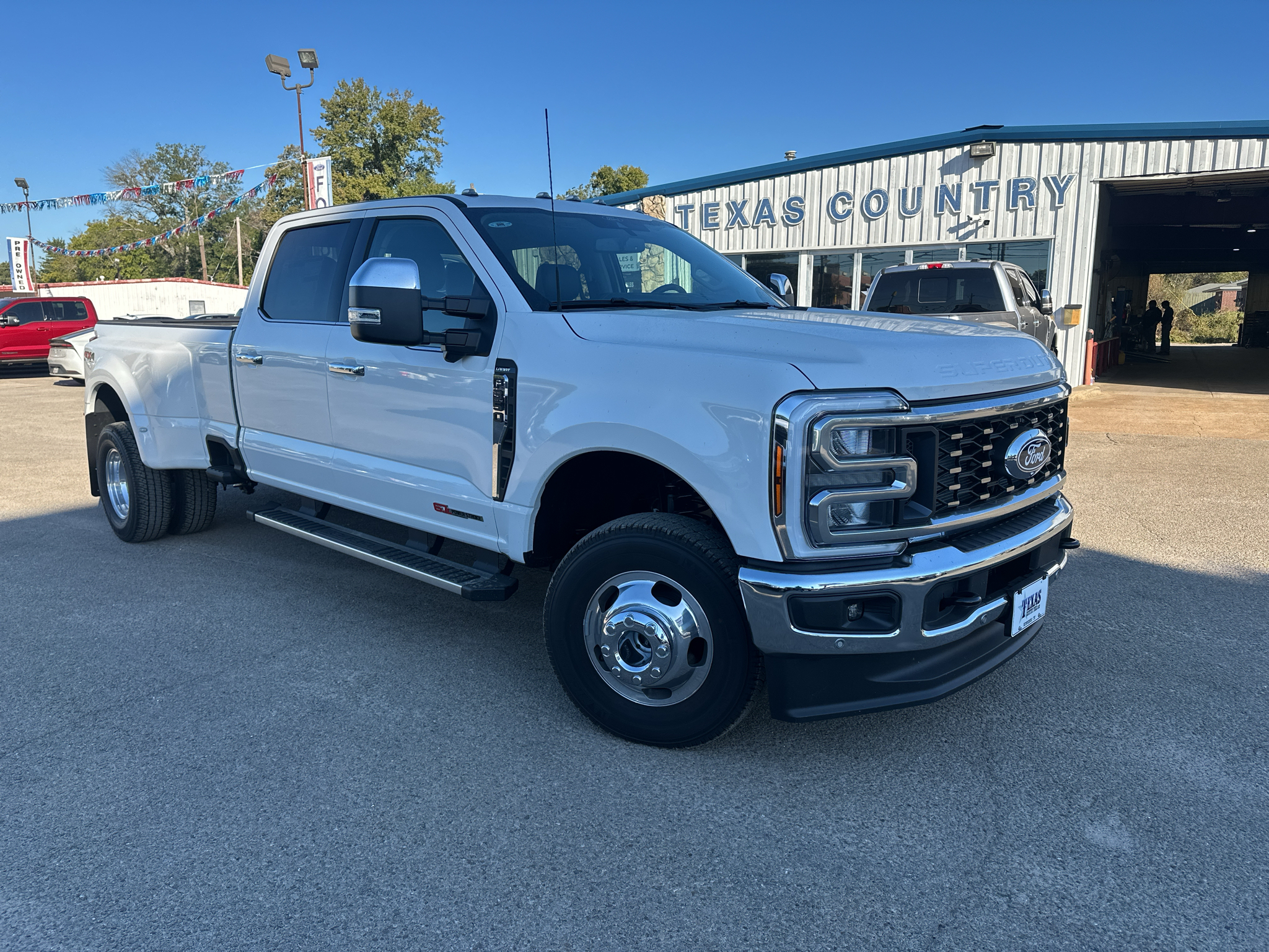 2027 Ford F-350 Lariat