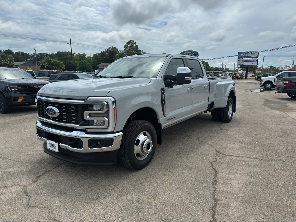 2026 Ford F-350 Lariat