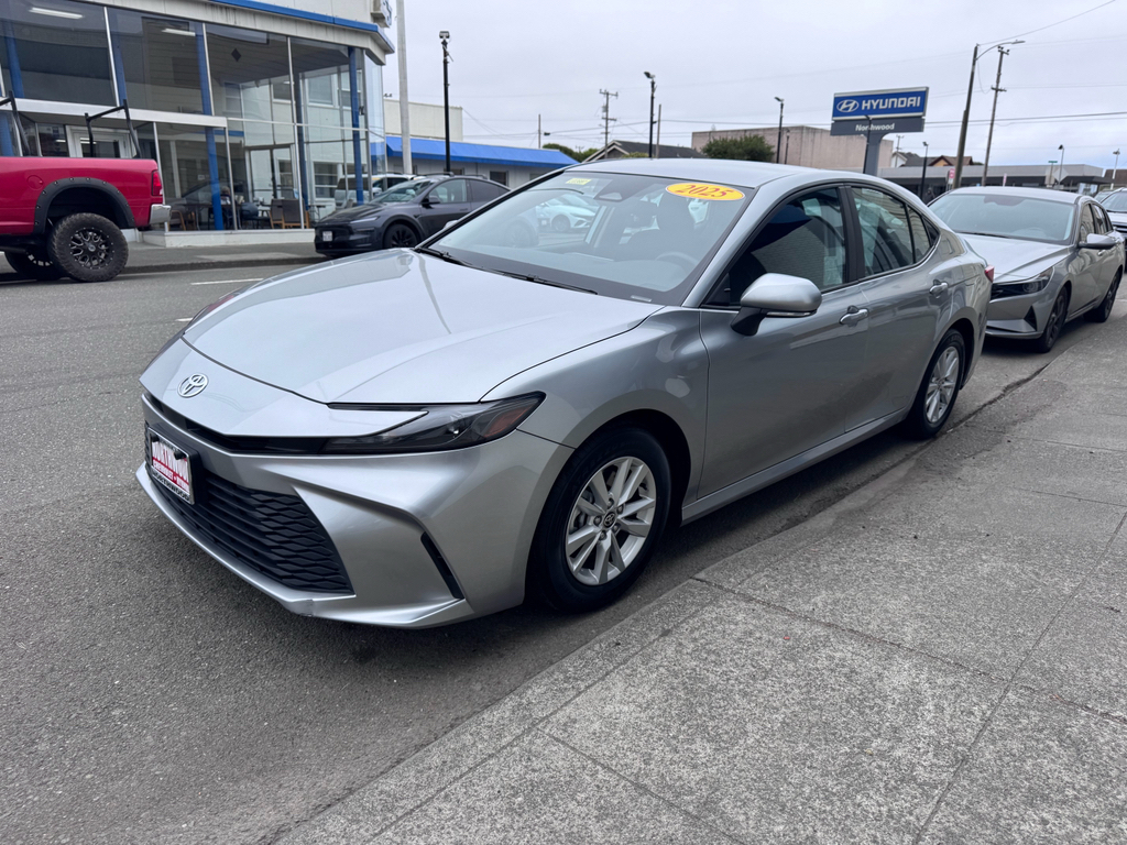  2025 Toyota Camry LE FWD   