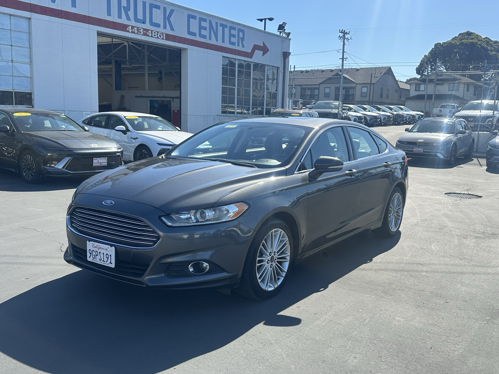 Gray (Magnetic) 2016 Ford Fusion Sedan Front-Wheel Drive 6-Speed Automatic