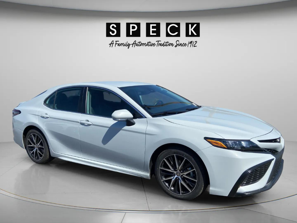 Ice Edge 2023 Toyota Camry Sedan Front-Wheel Drive 8-Speed Automatic