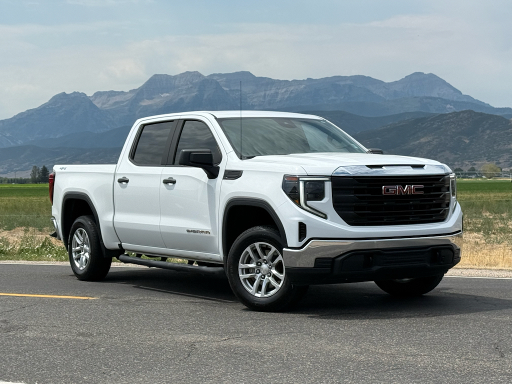 Summit White 2022 GMC Sierra 1500 Pickup Truck Four-Wheel Drive Automatic