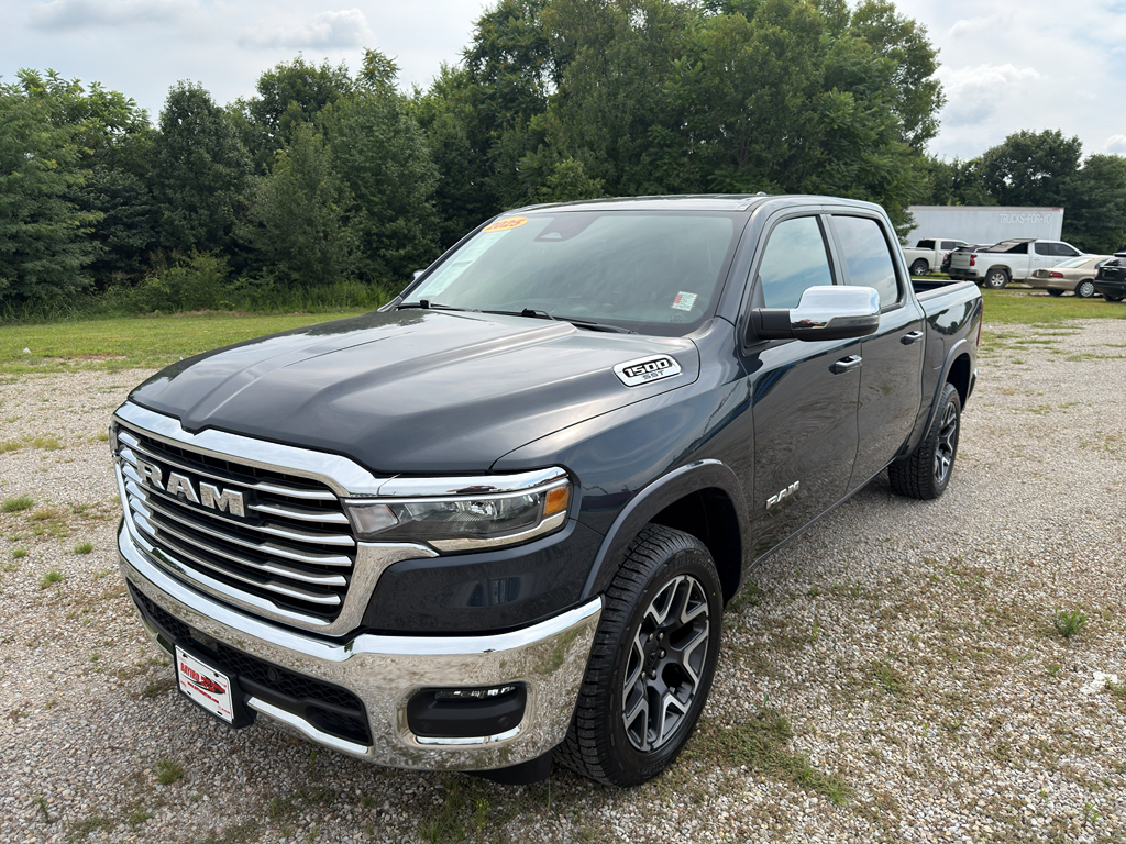 2025 RAM 1500 Laramie Crew Cab 4WD