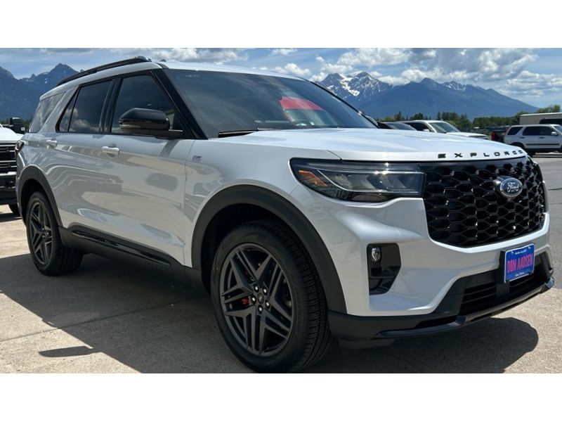 Space White Metallic 2026 Ford Explorer SUV / Crossover All-Wheel Drive Automatic