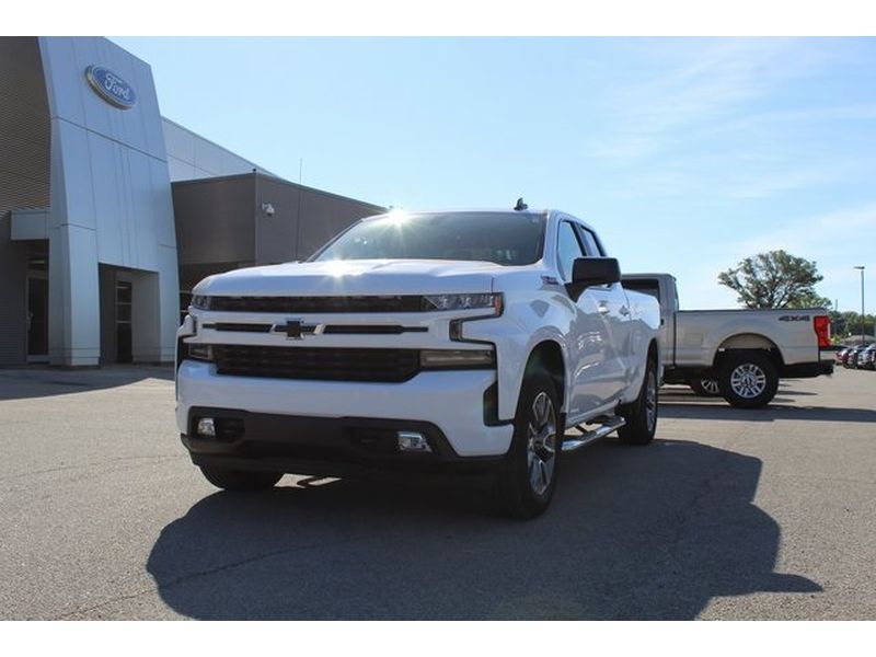 Summit White 2019 Chevrolet Silverado 1500 Pickup Truck Four-Wheel Drive 8-Speed Automatic