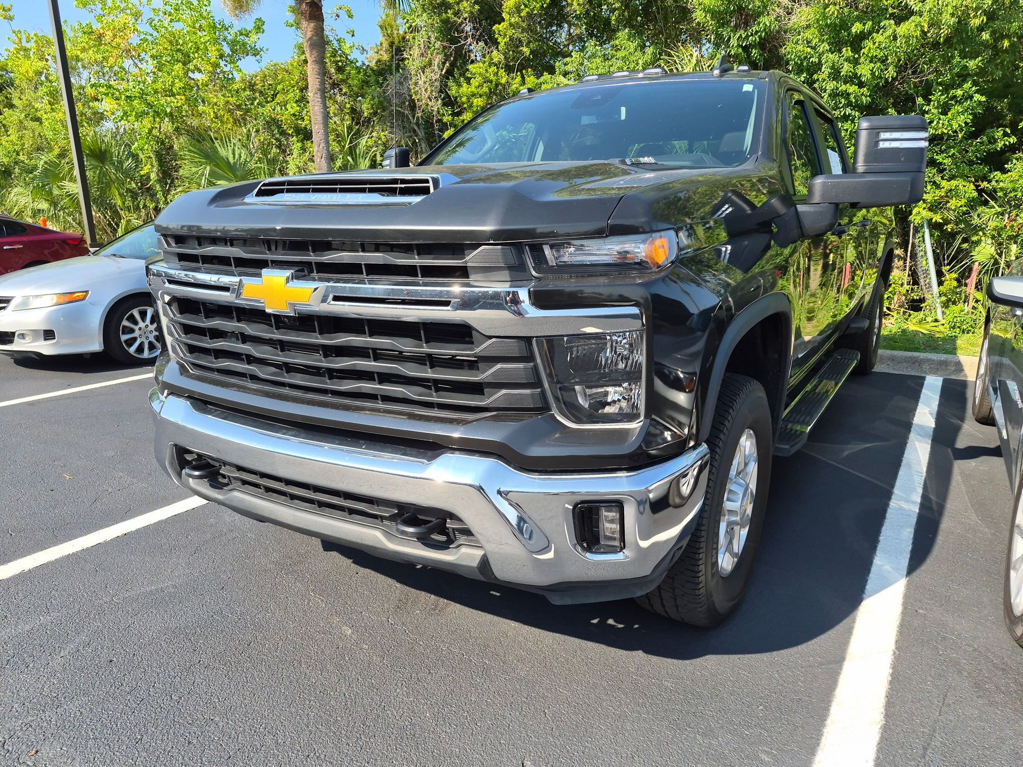 Summit White 2024 Chevrolet Silverado 3500HD Pickup Truck Four-Wheel Drive Automatic