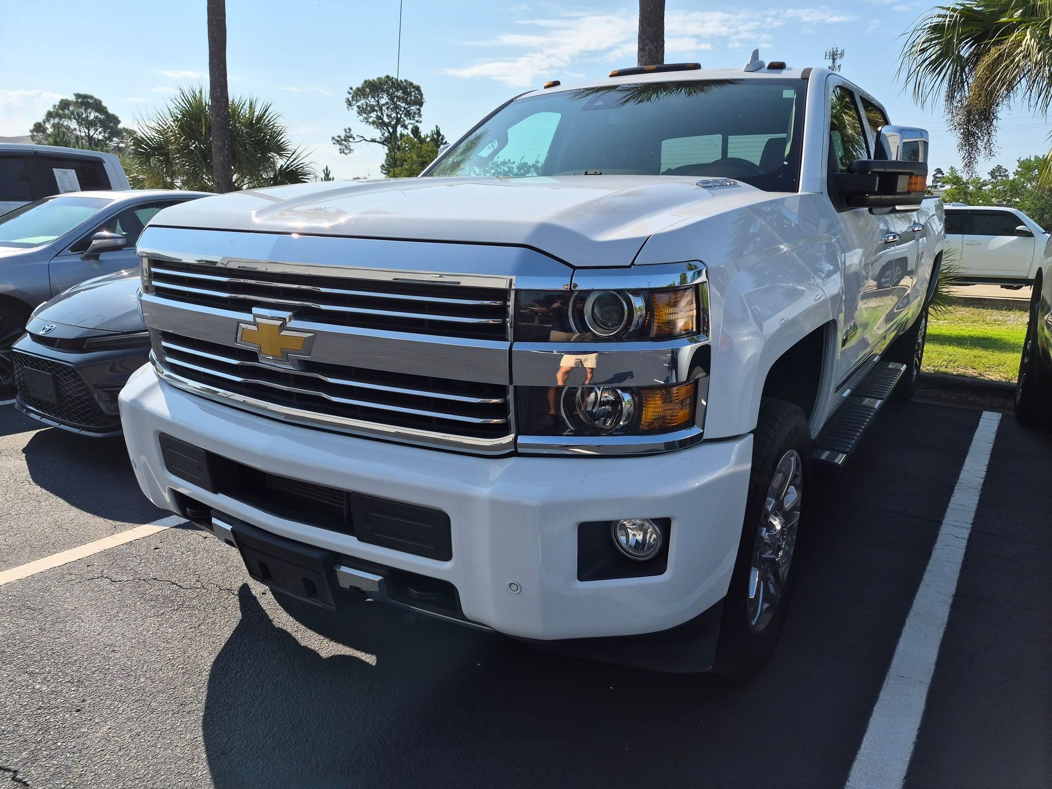 Summit White 2016 Chevrolet Silverado 2500HD Pickup Truck Four-Wheel Drive 6-Speed Automatic
