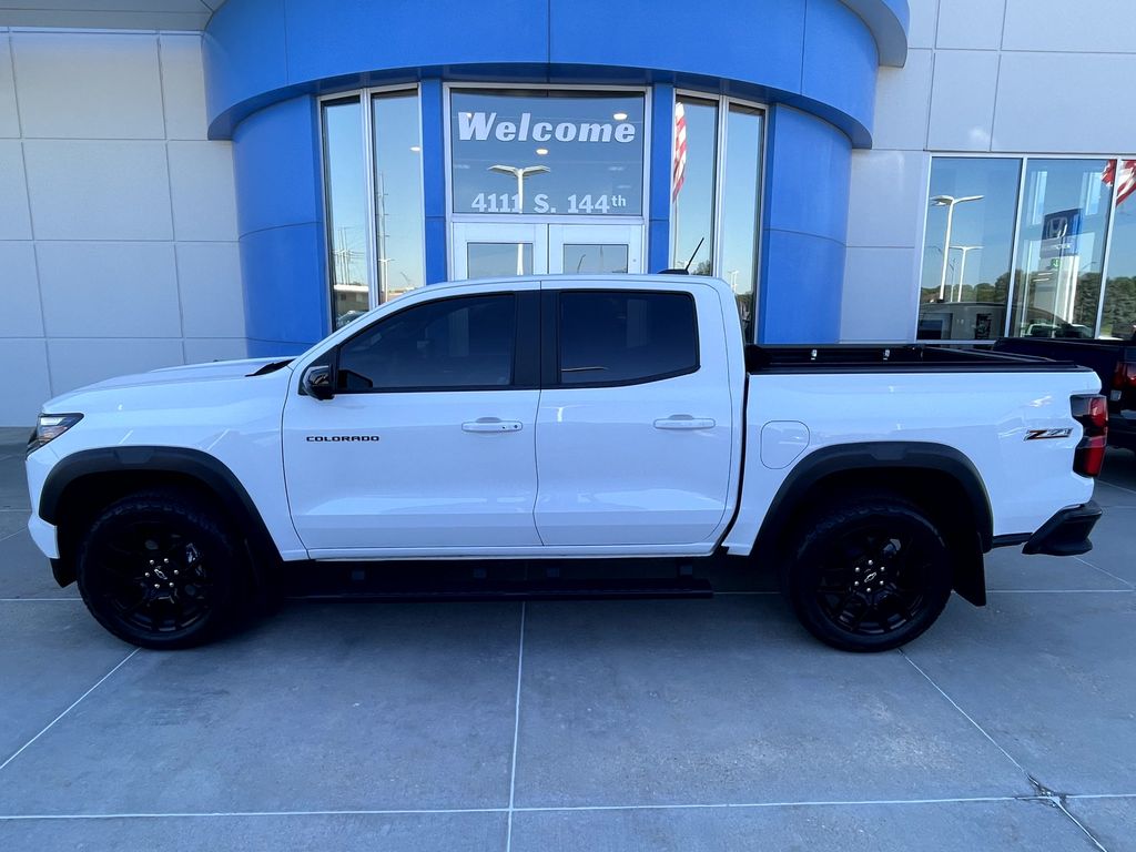 White 2024 Chevrolet Colorado Pickup Truck Four-Wheel Drive Automatic