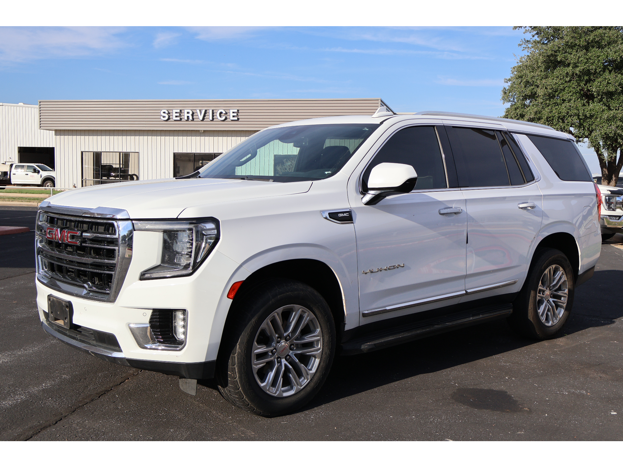 2023 GMC Yukon SLT RWD