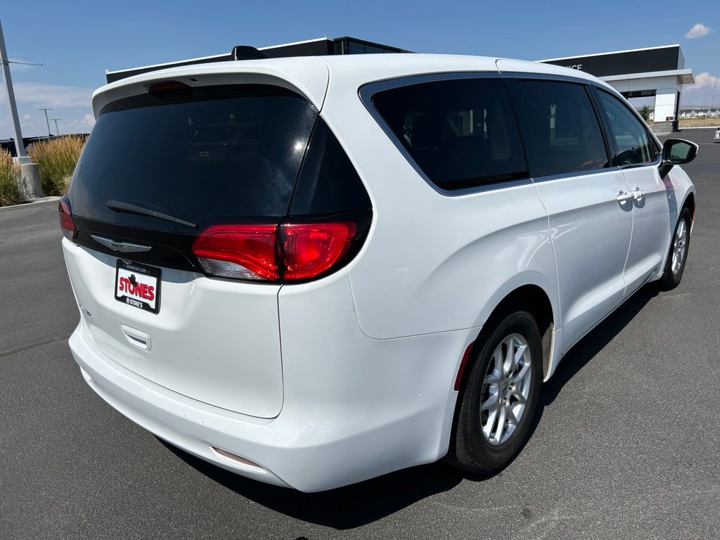 View vehicle photo 6
