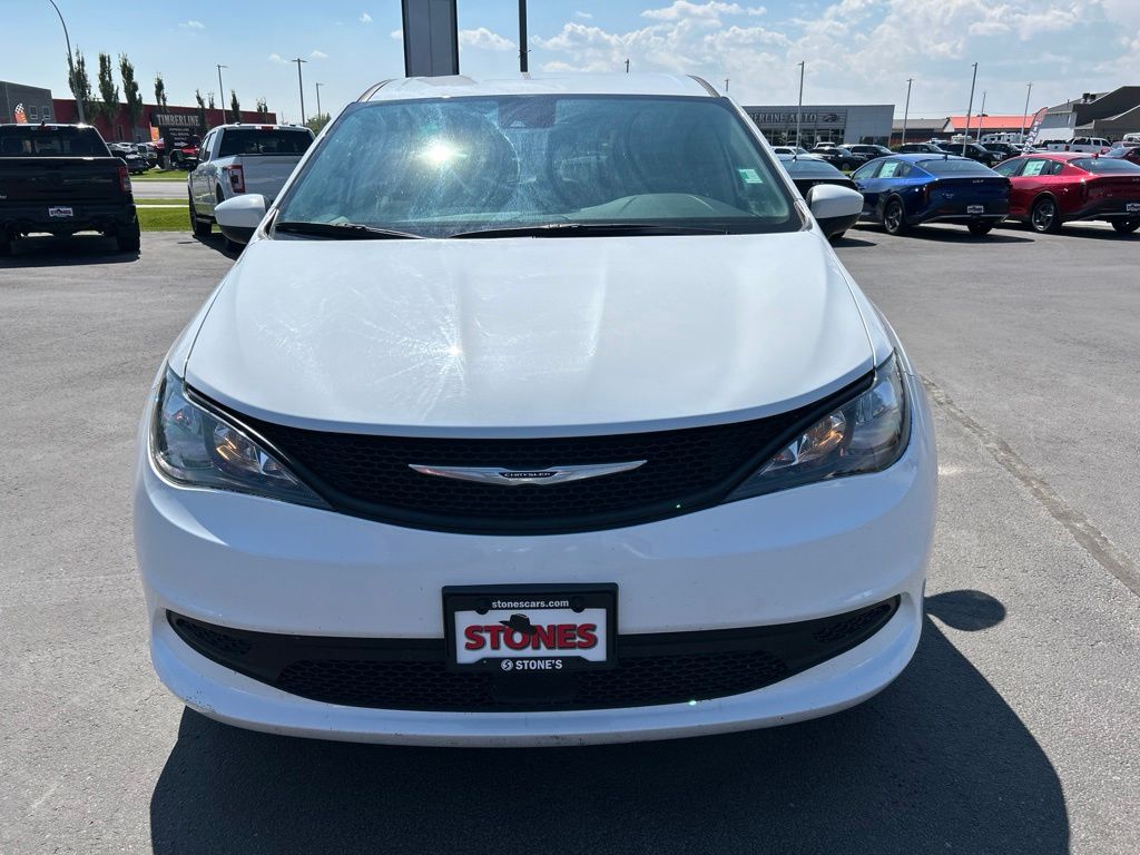 View vehicle photo 2