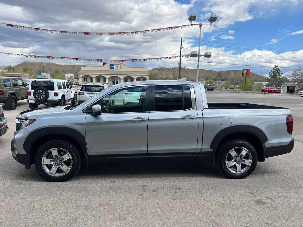 View vehicle photo 4