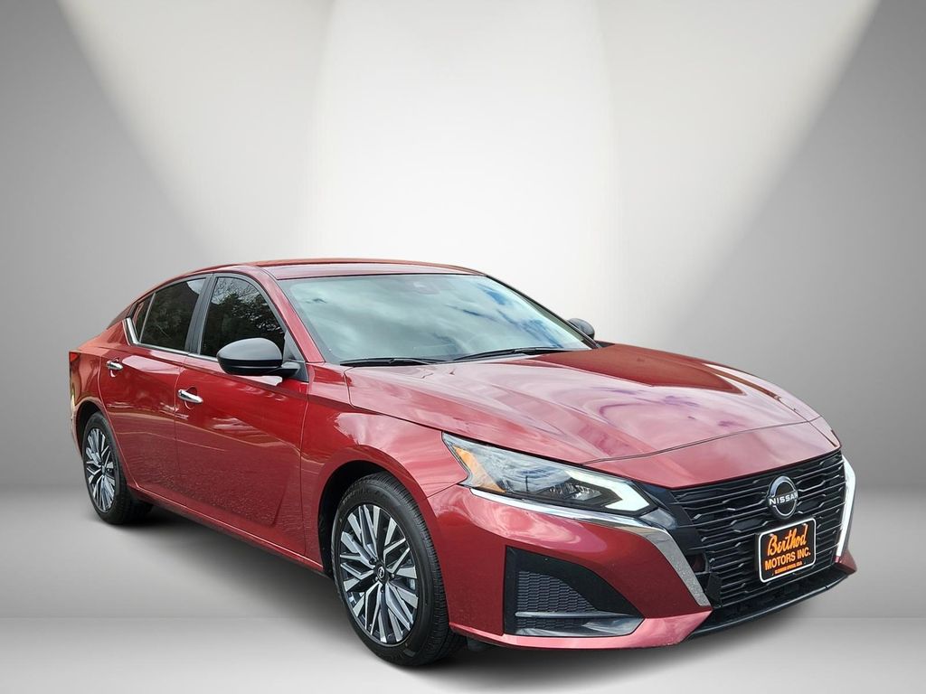 Nissan Altima 2025