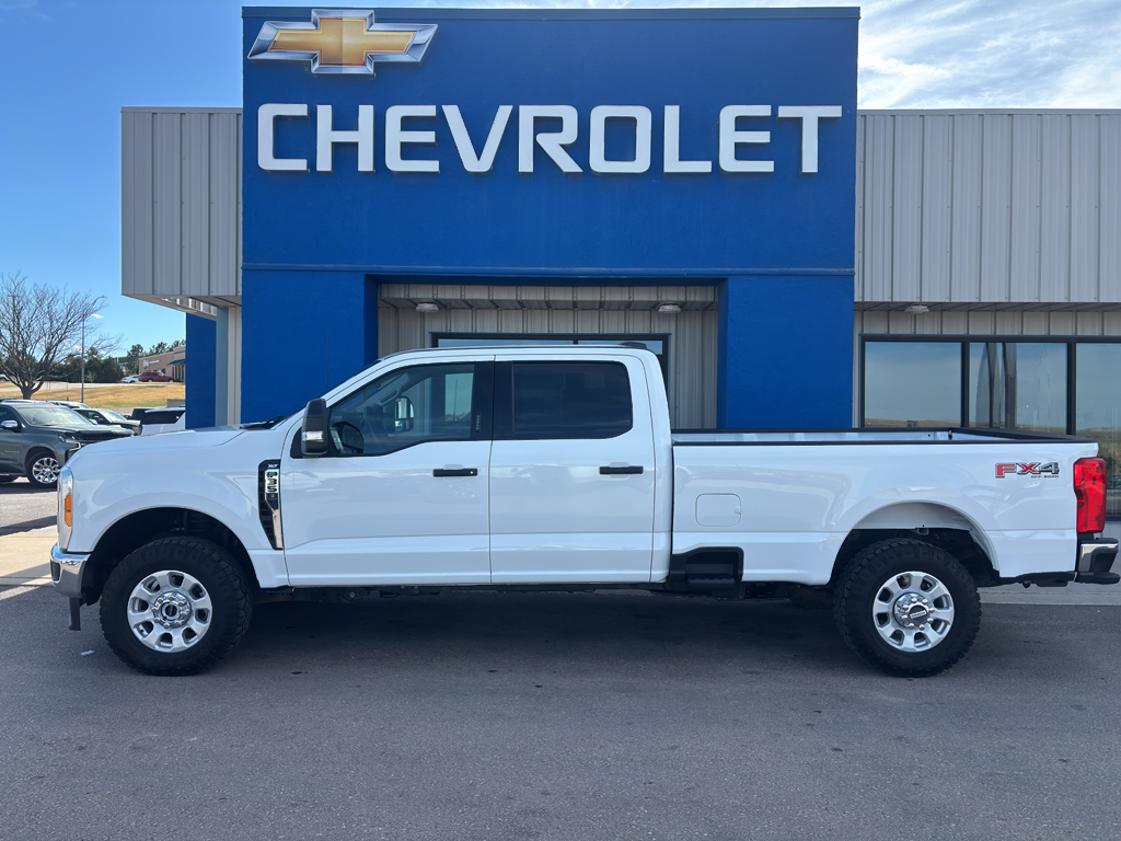 2023 Ford F-350 Super Duty XLT Crew Cab 4WD