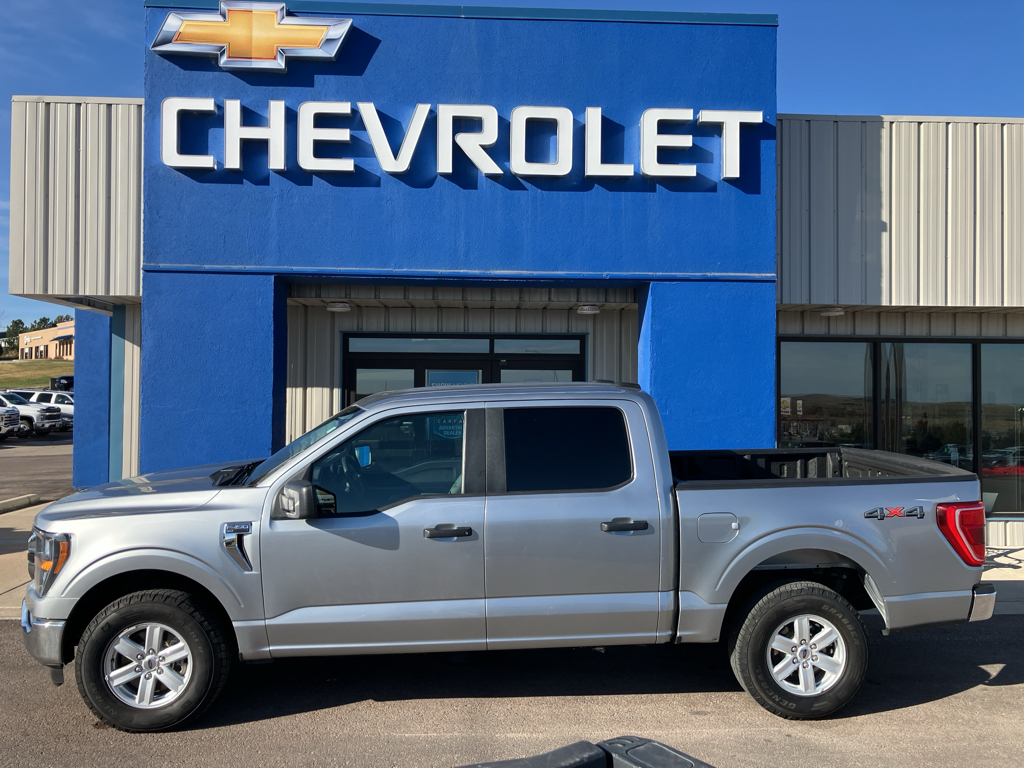 Iconic Silver Metallic 2023 Ford F-150 XLT SuperCrew 4WD Pickup Truck Four-Wheel Drive Automatic