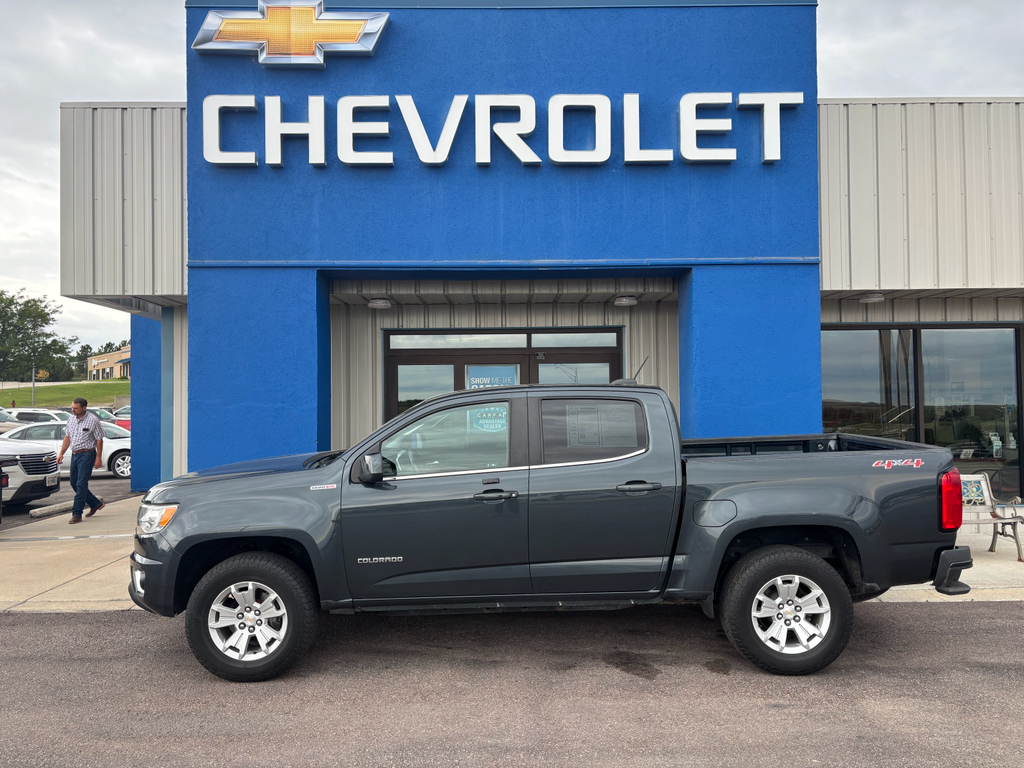 Gray (Graphite Metallic) 2017 Chevrolet Colorado Pickup Truck Four-Wheel Drive 6-Speed Automatic