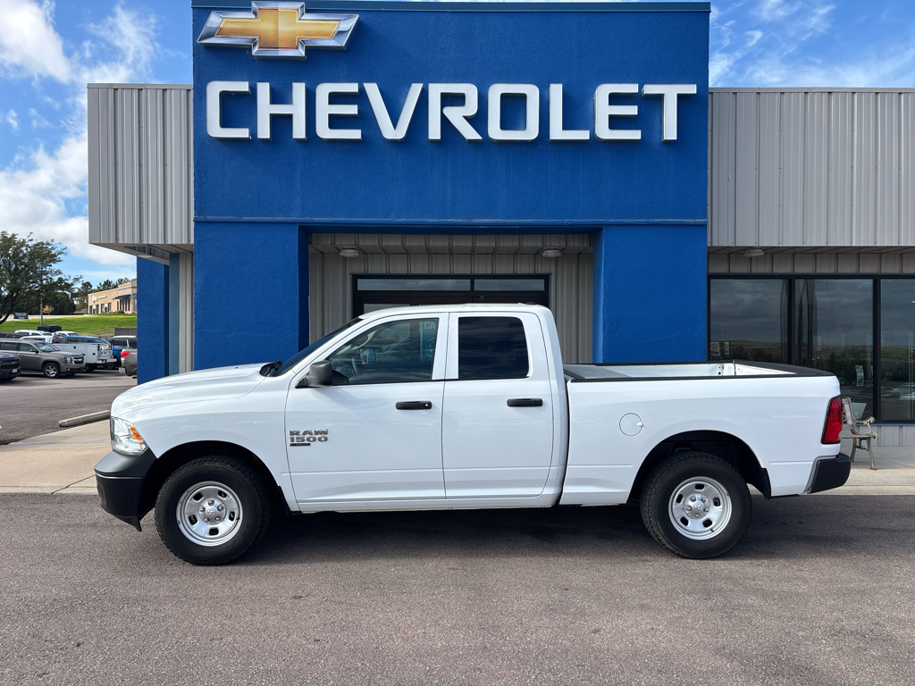 Bright White Clearcoat 2019 RAM 1500 Pickup Truck Four-Wheel Drive 8-Speed Automatic