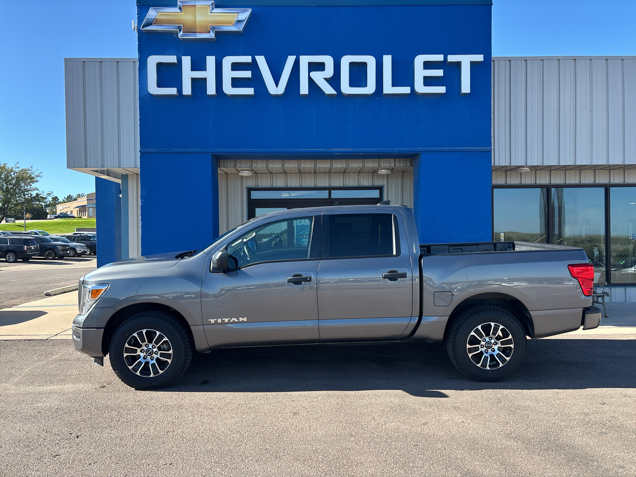 2024 Nissan Titan SV Crew Cab 4WD
