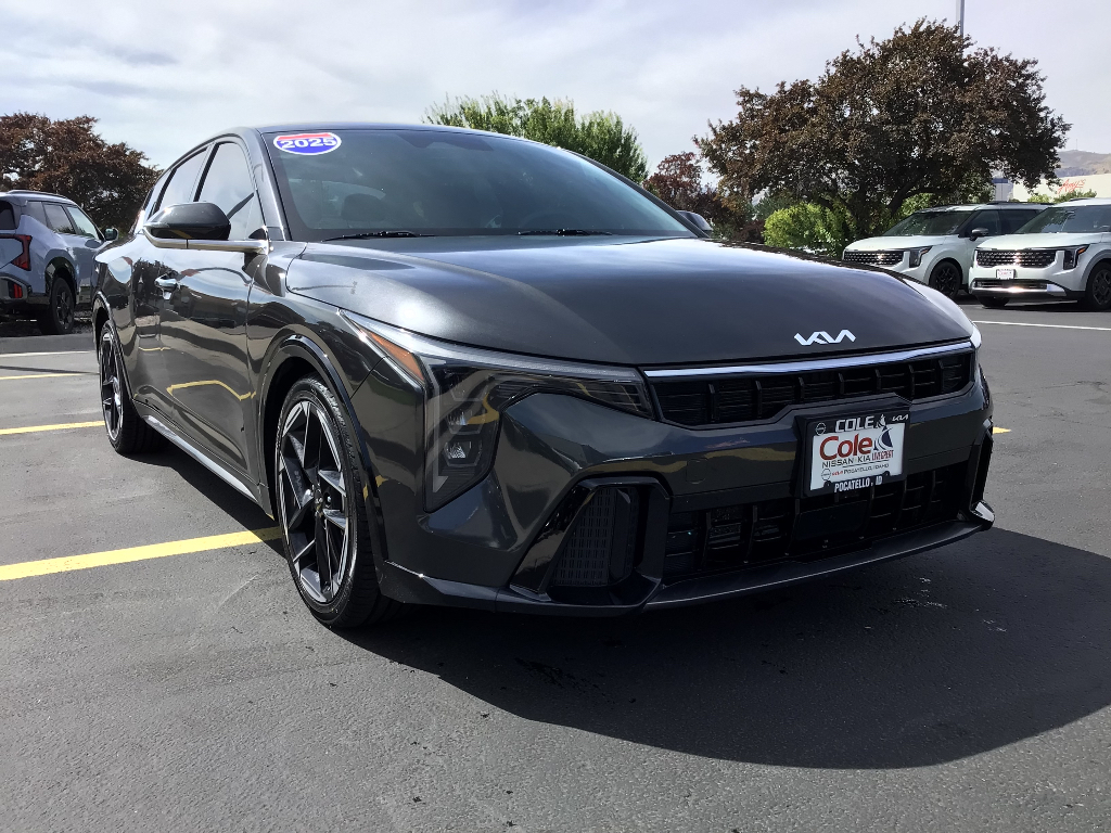 Interstellar Gray 2025 Kia K4 Sedan Front-Wheel Drive Continuously Variable Transmission