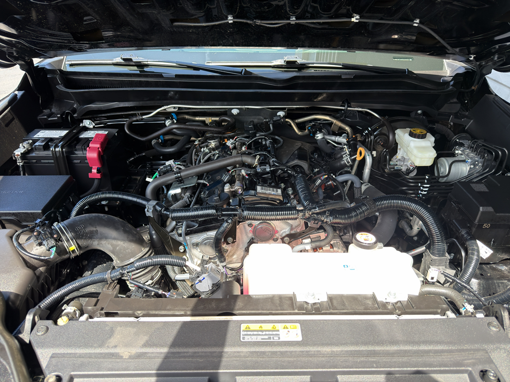 View vehicle photo 5