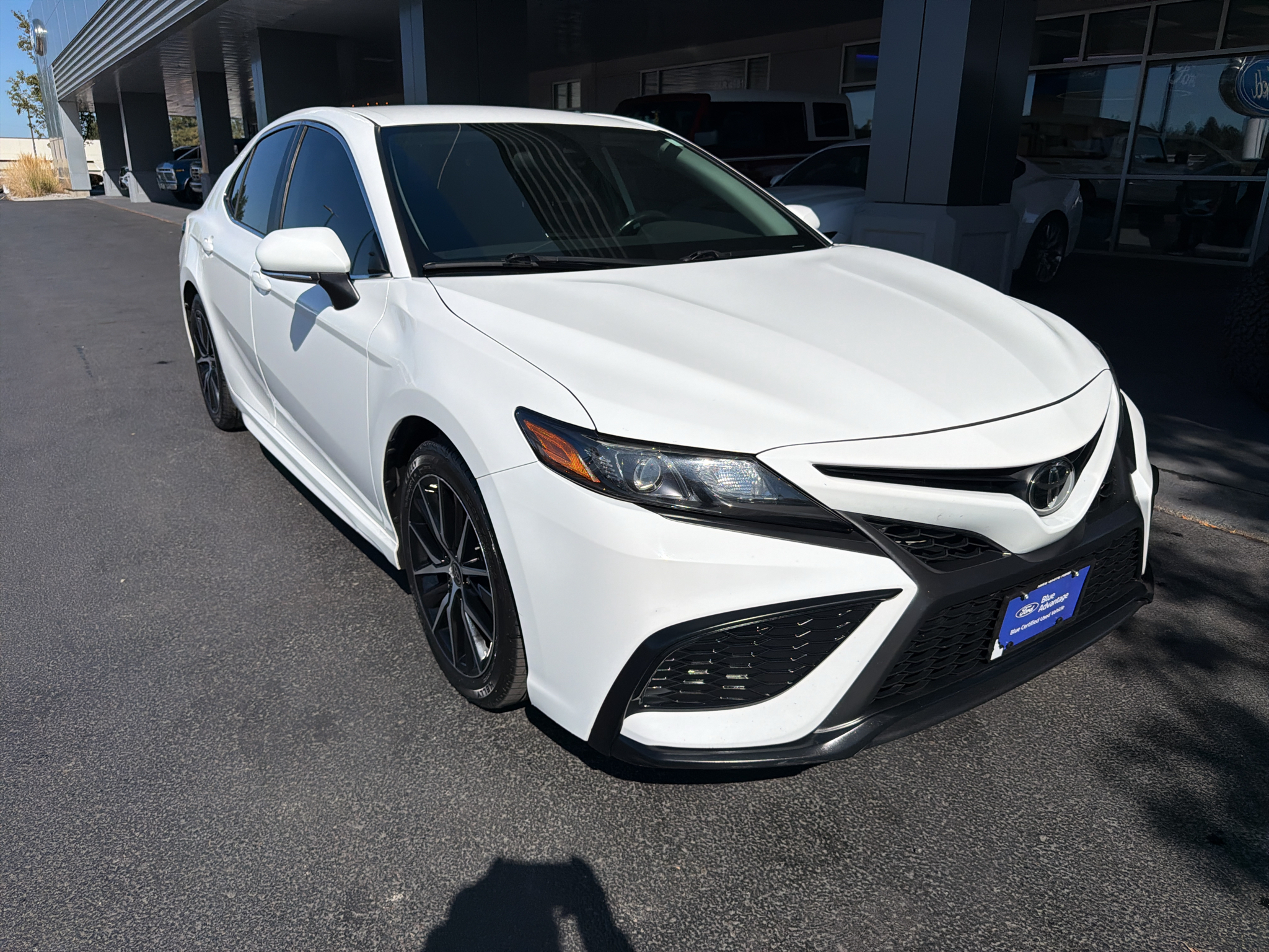 Ice Cap 2023 Toyota Camry Sedan Front-Wheel Drive 8-Speed Automatic