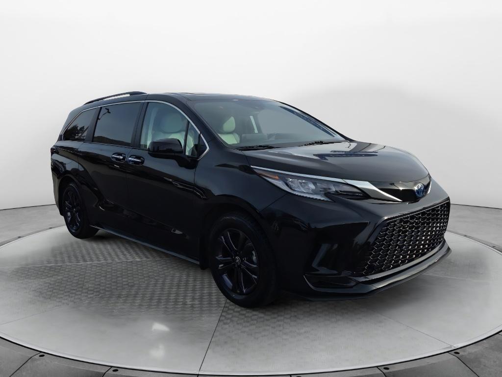 Midnight Black Metallic 2024 Toyota Sienna XSE 7-Passenger AWD Minivan All-Wheel Drive Continuously Variable Transmission