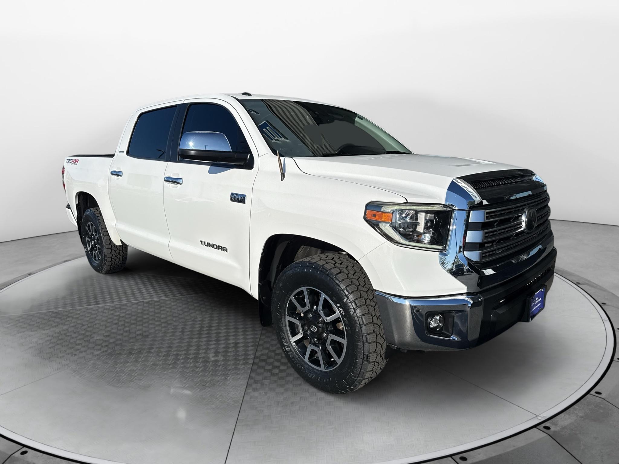 Super White 2018 Toyota Tundra Pickup Truck Four-Wheel Drive 6-Speed Automatic