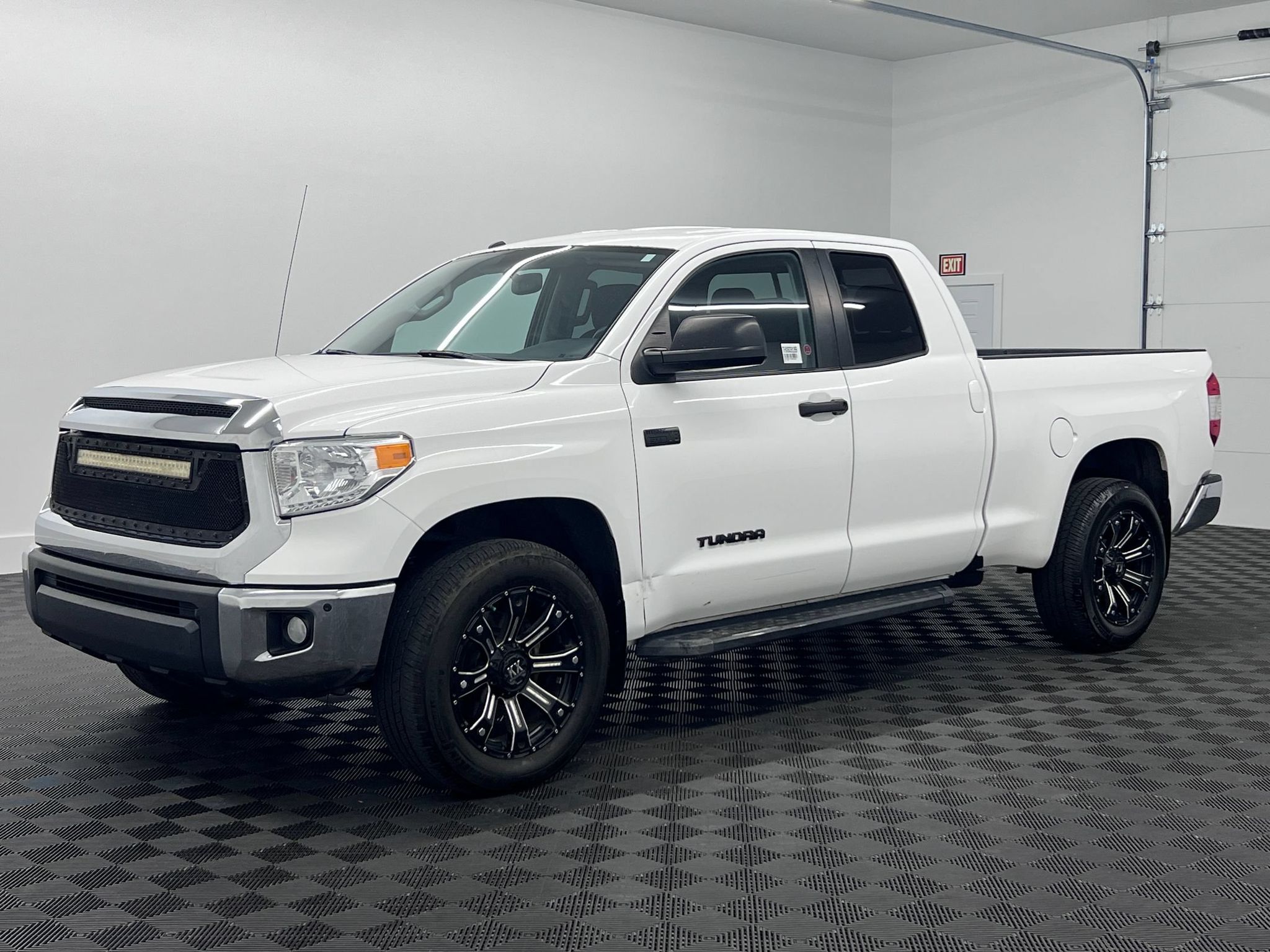 2017 Toyota Tundra SR5 Double Cab 5.7L 4WD