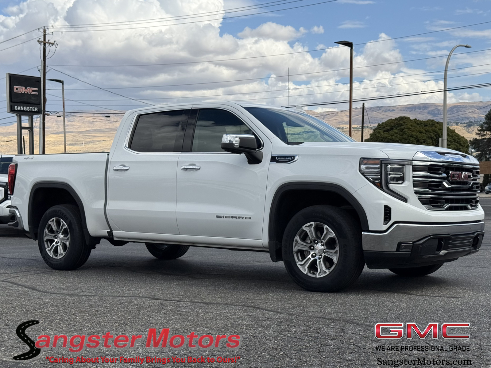 Summit White 2025 GMC Sierra 1500 Pickup Truck Four-Wheel Drive Automatic