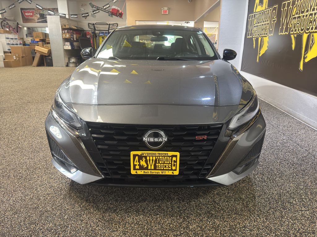 2023 Nissan Altima 2.5 SR photo 2