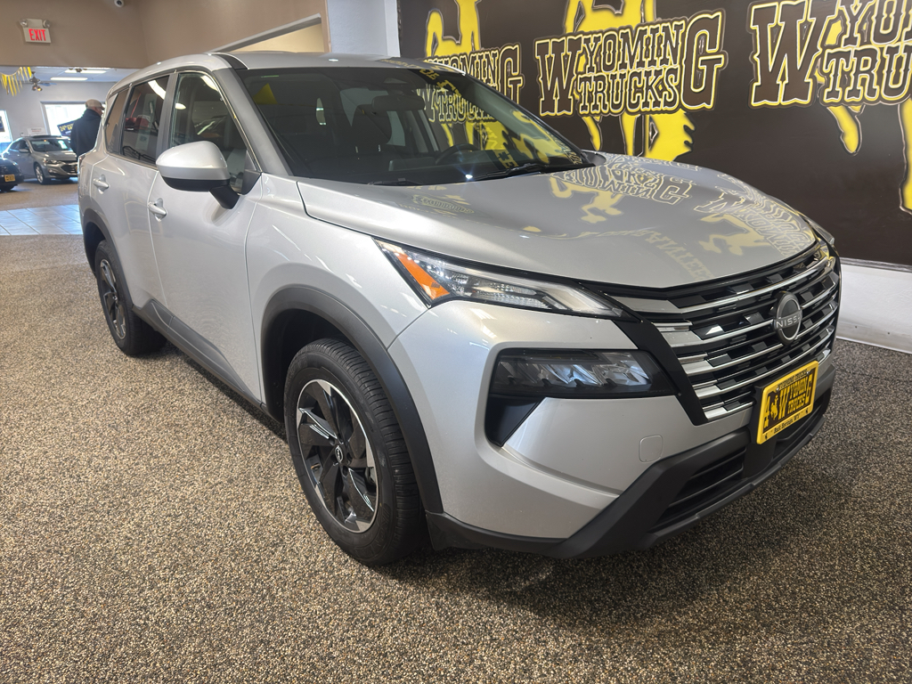 2025 Nissan Rogue AWD SV photo 4