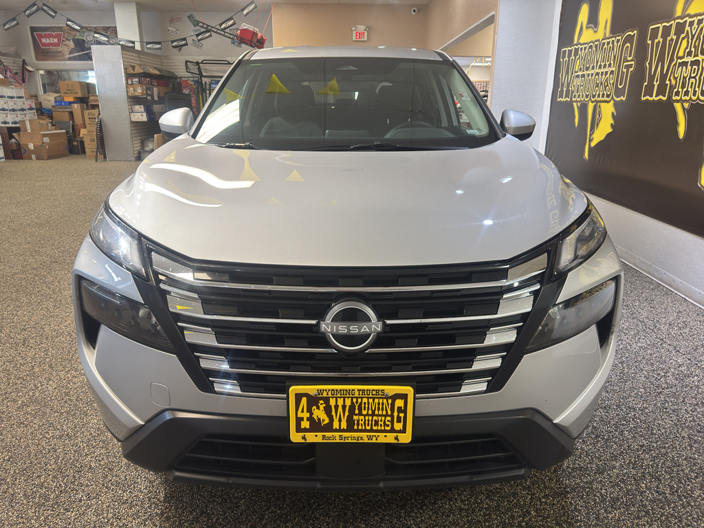 2025 Nissan Rogue AWD SV photo 2