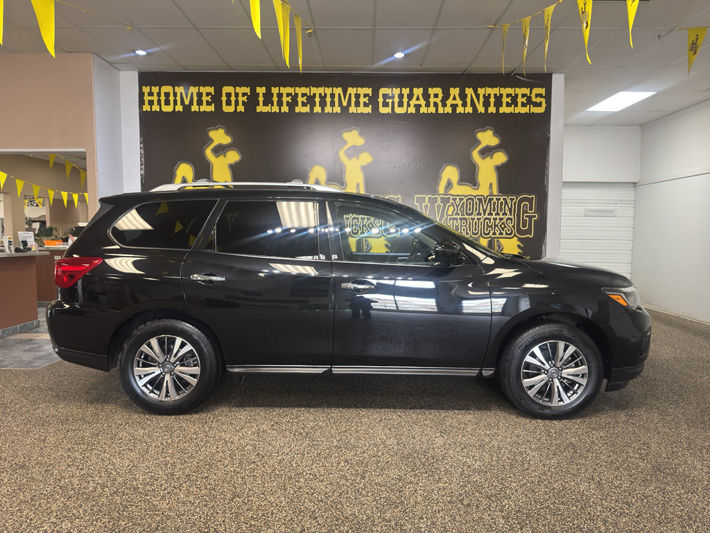 2019 Nissan Pathfinder SV 4WD's photo