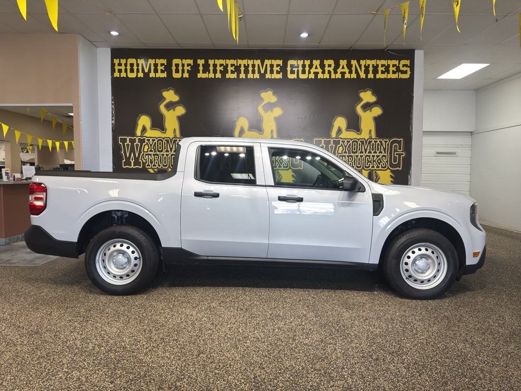 2025 Ford Maverick XL's photo