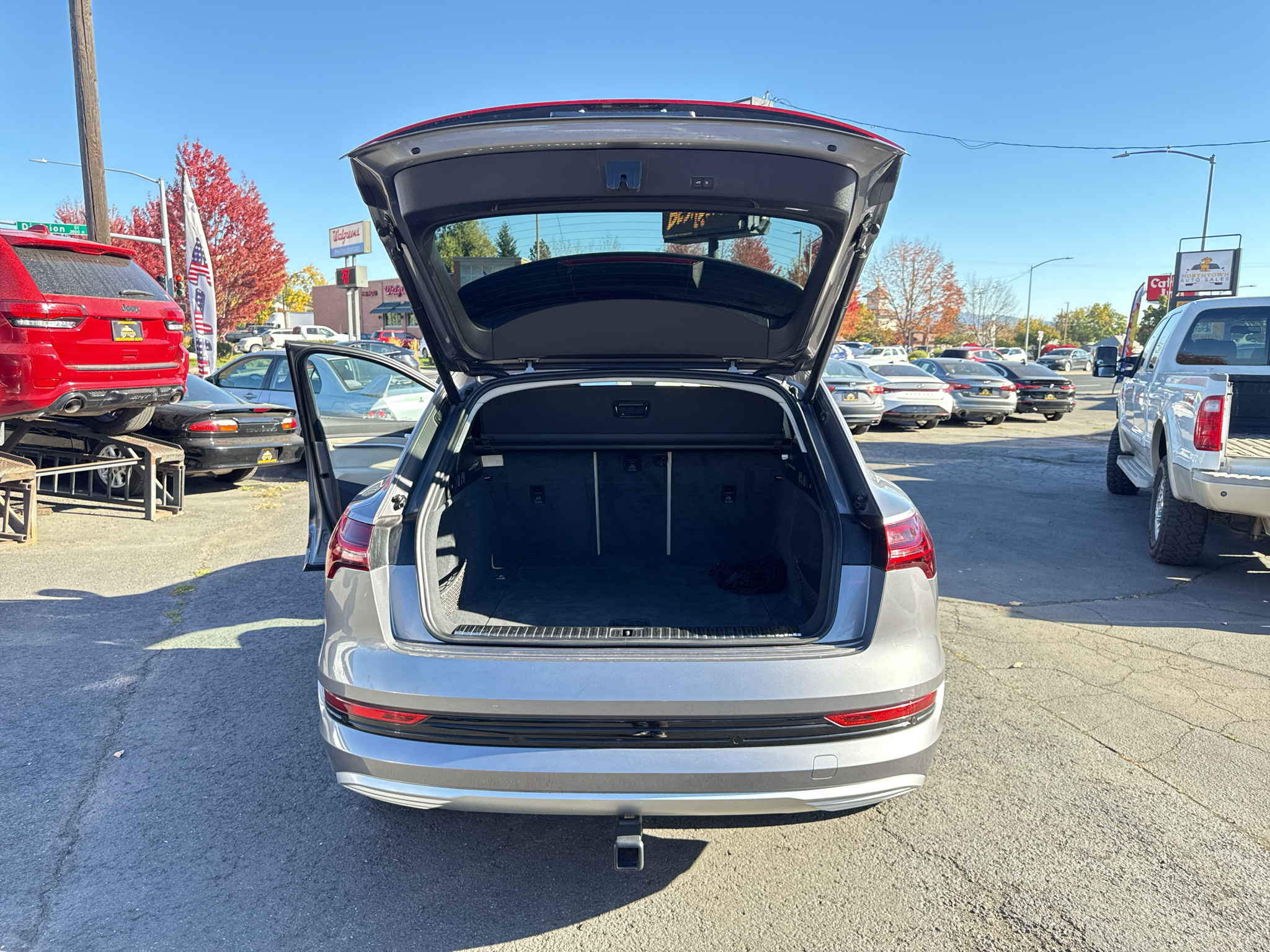 2019 Audi e-tron Prestige