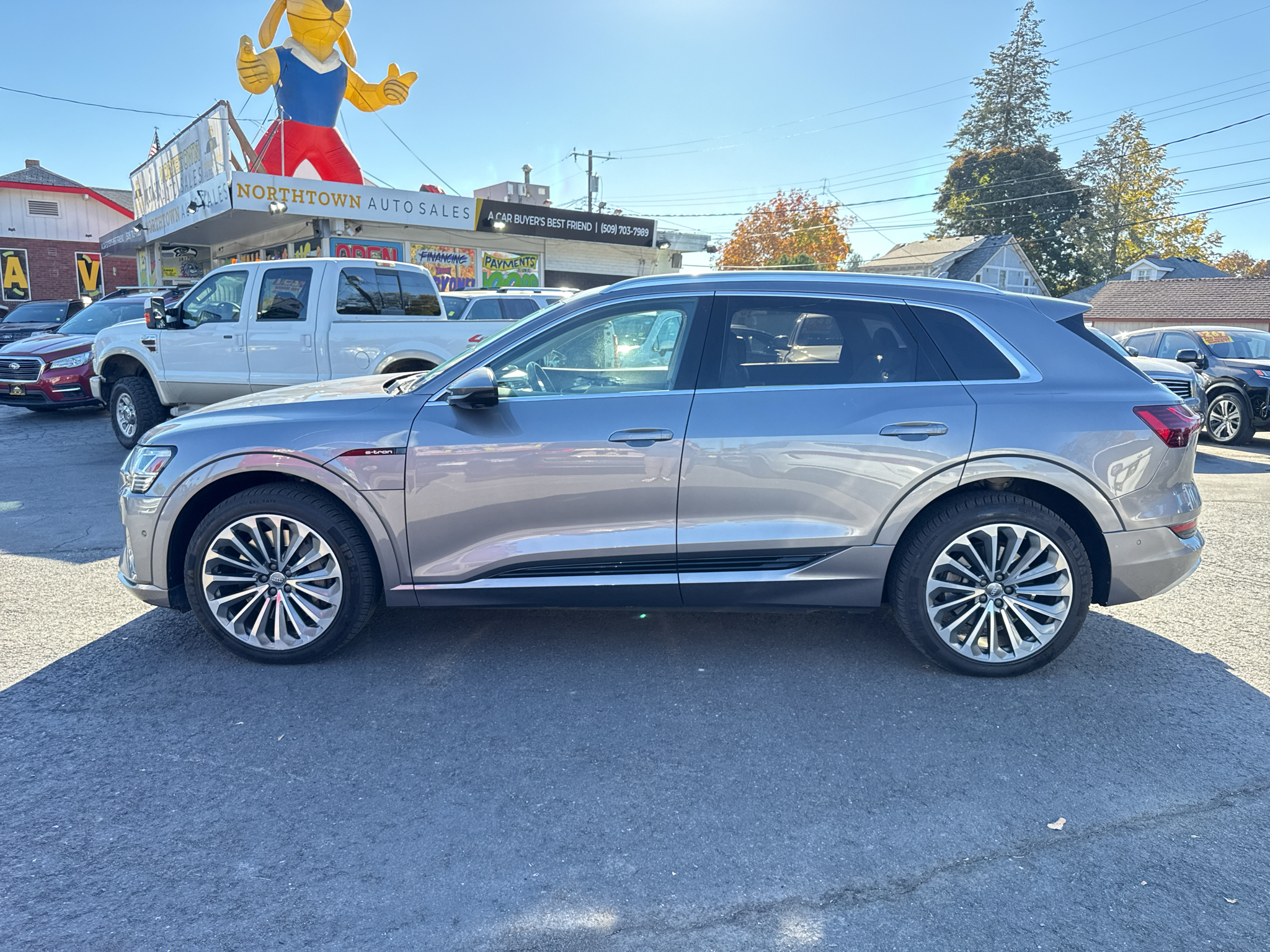2019 Audi e-tron Prestige