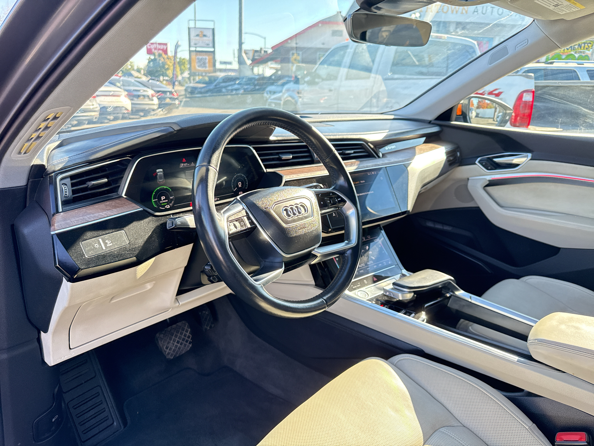 2019 Audi e-tron Prestige