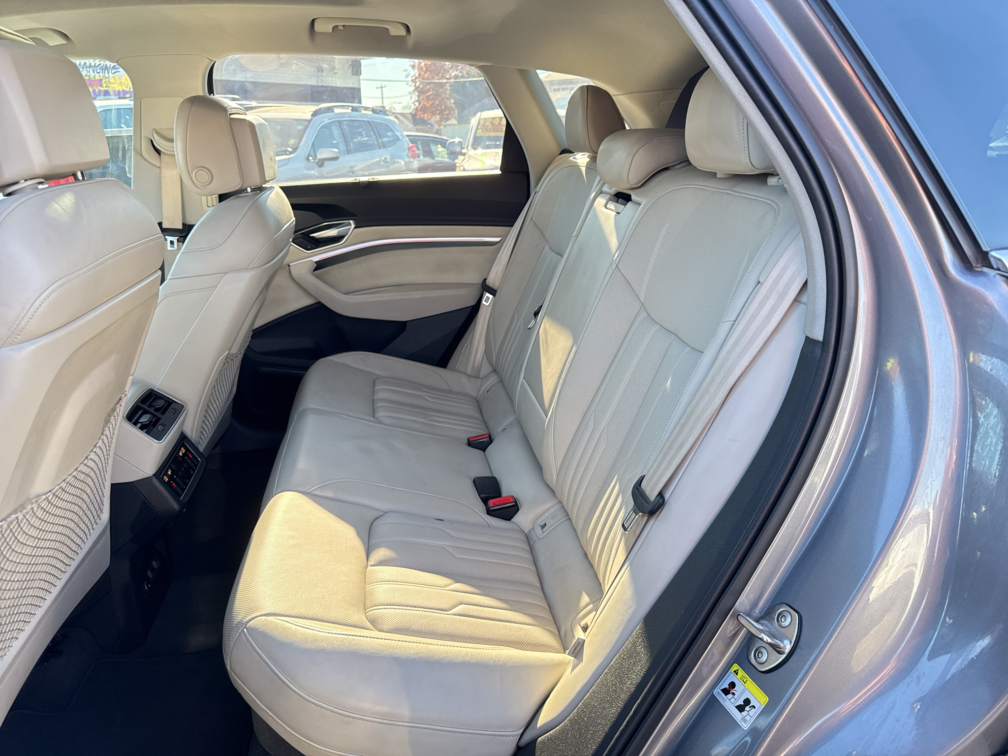 2019 Audi e-tron Prestige