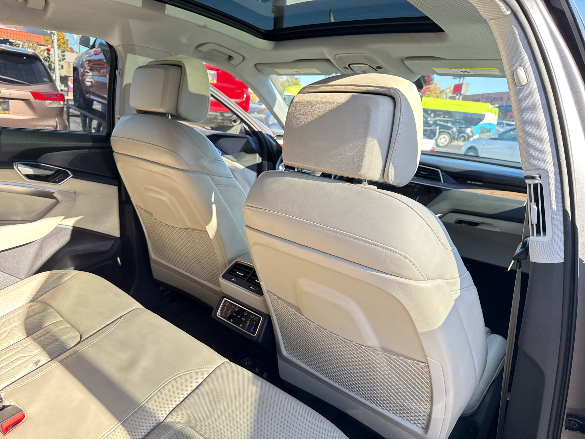 2019 Audi e-tron Prestige
