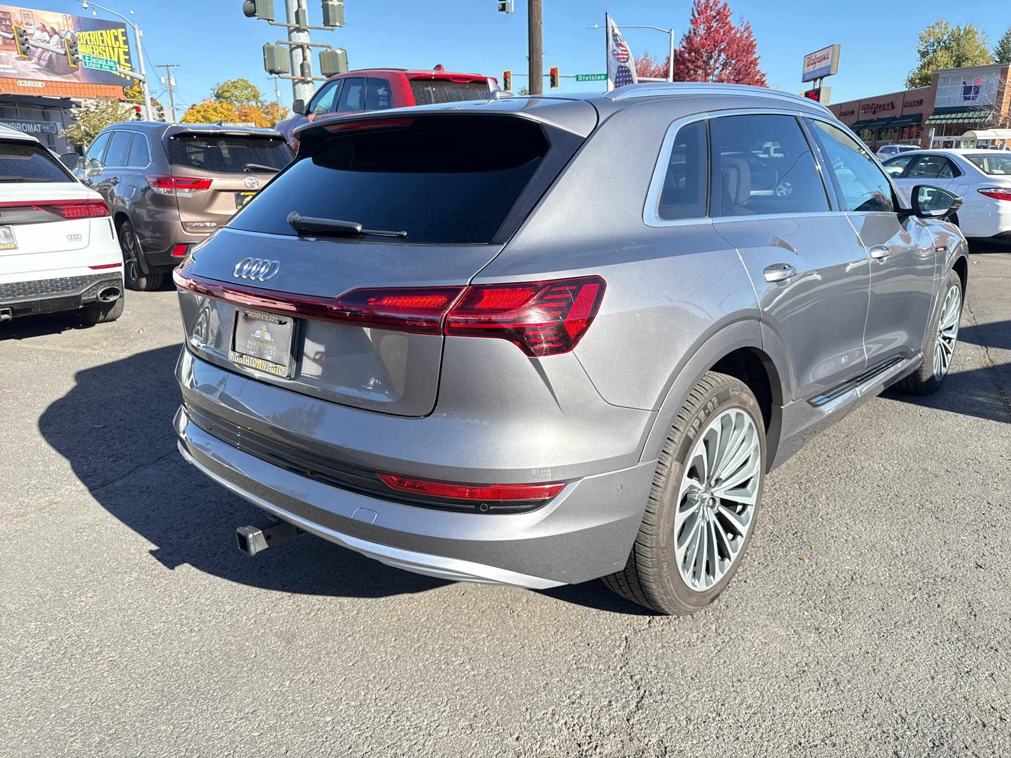 2019 Audi e-tron Prestige