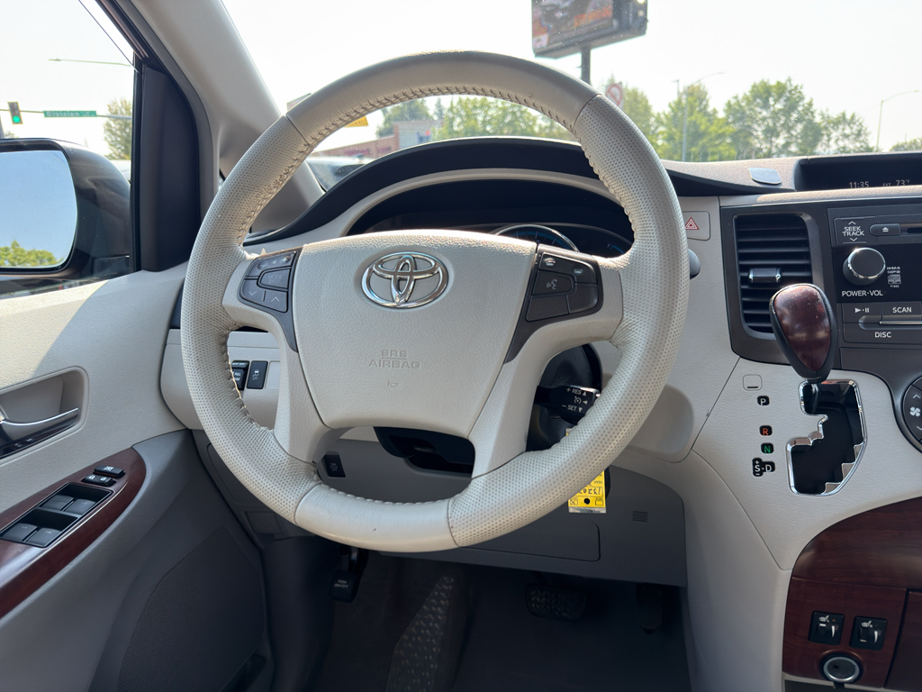 2011 Toyota Sienna XLE