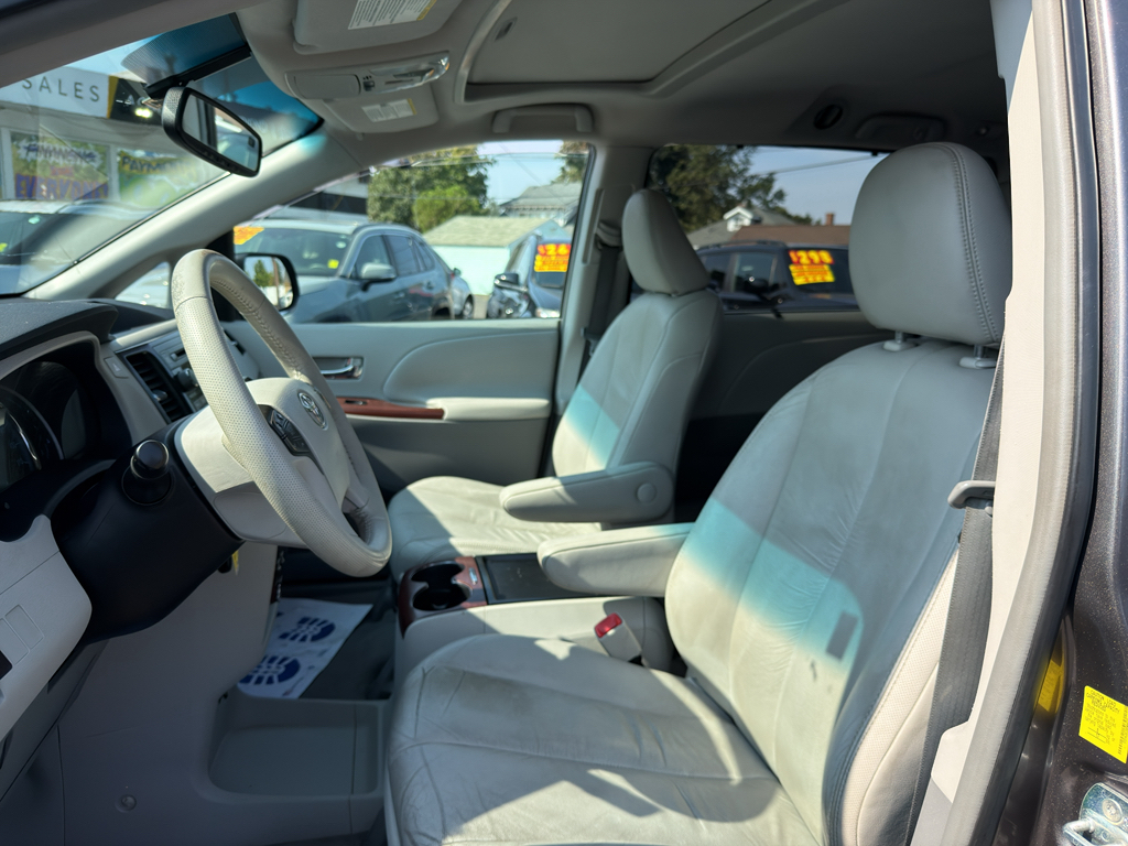 2011 Toyota Sienna XLE