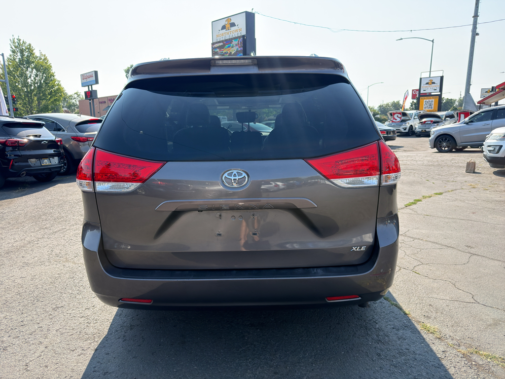 2011 Toyota Sienna XLE