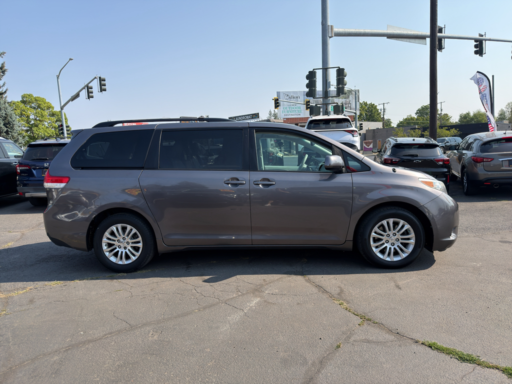 2011 Toyota Sienna XLE
