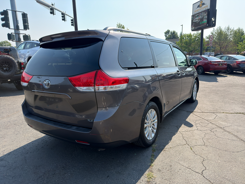 2011 Toyota Sienna XLE