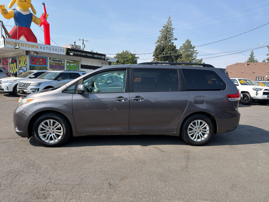 2011 Toyota Sienna XLE