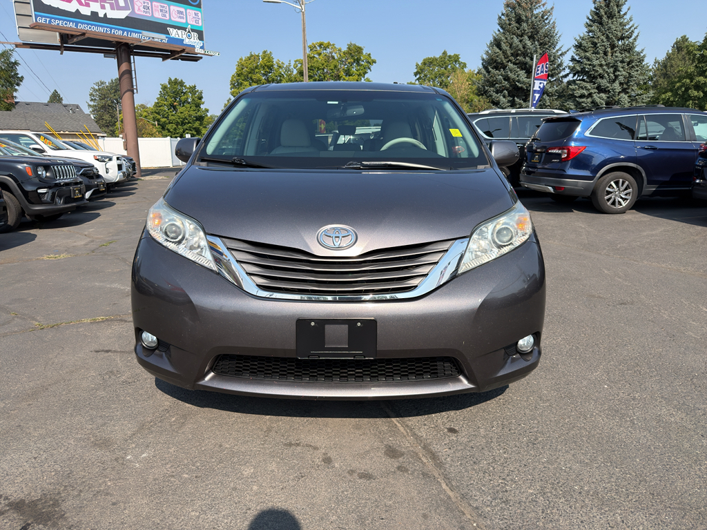 2011 Toyota Sienna XLE