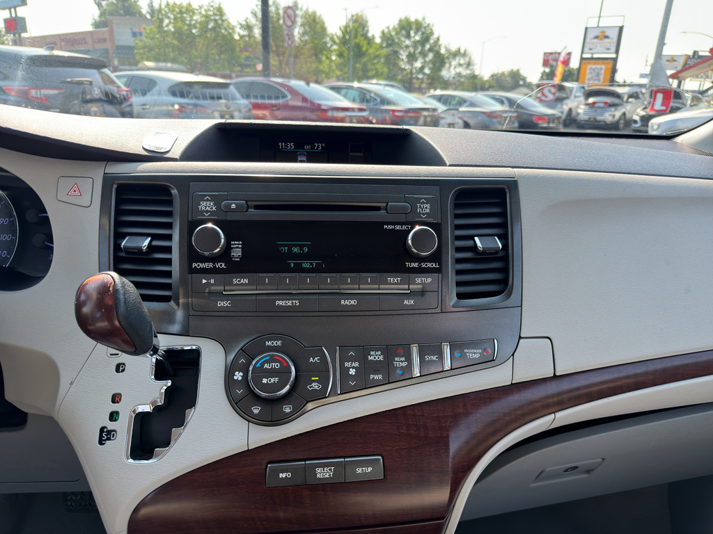 2011 Toyota Sienna XLE