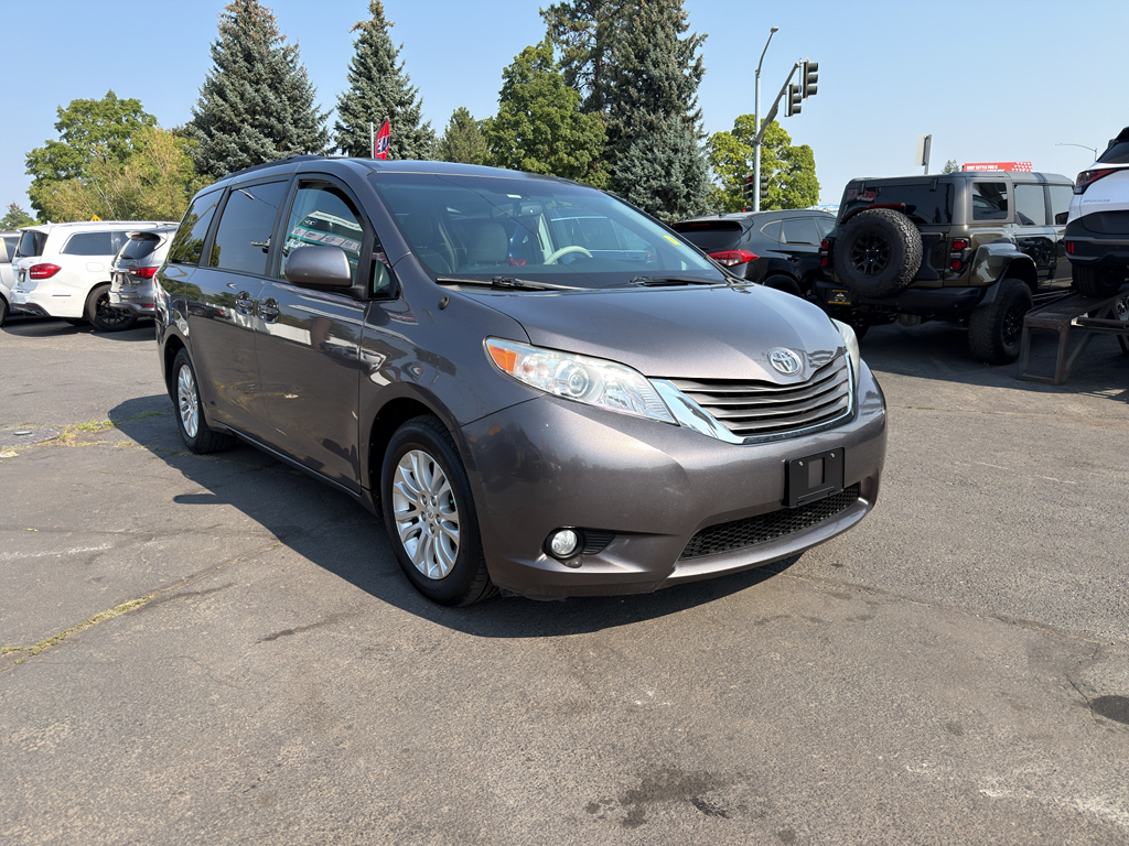 2011 Toyota Sienna XLE